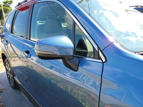 Used 2023 Subaru Forester Limited AWD/4WD image 8