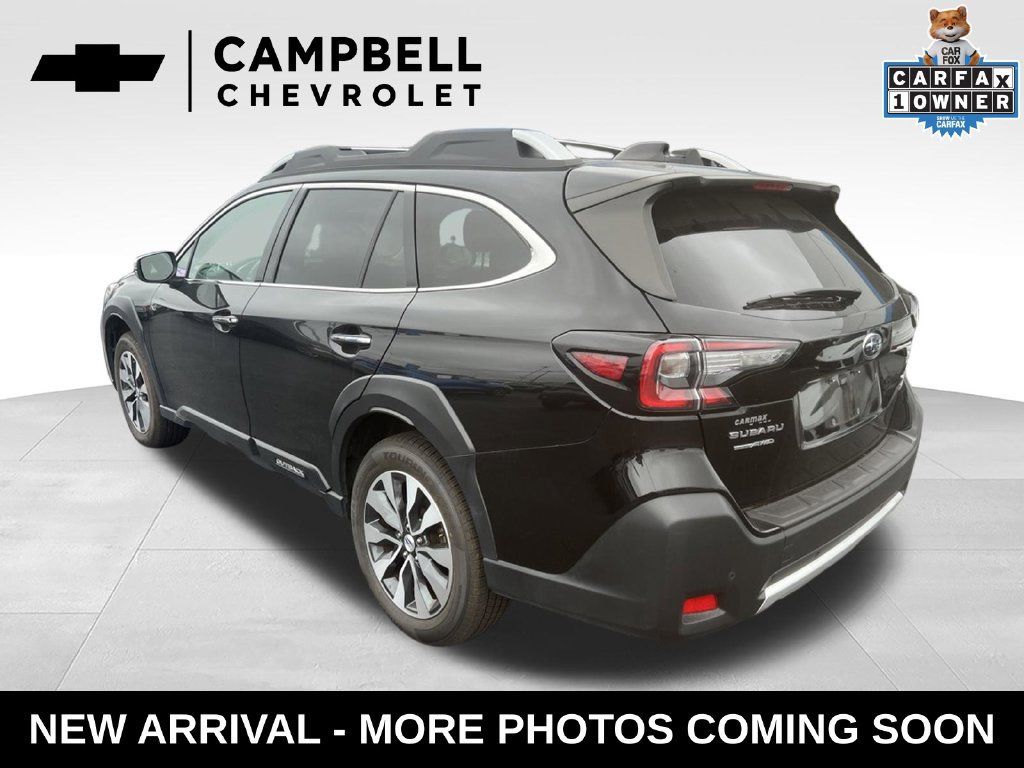 Used 2023 Subaru Outback Touring AWD/4WD image 3