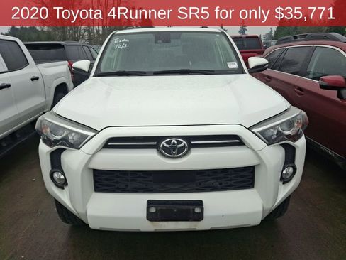Used 2020 Toyota 4Runner SR5 image 3