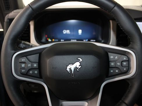 Used 2025 Ford Bronco Outer Banks AWD/4WD image 42