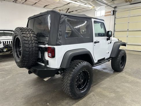 Used 2015 Jeep Wrangler Rubicon w/ Power Convenience Group AWD/4WD image 3