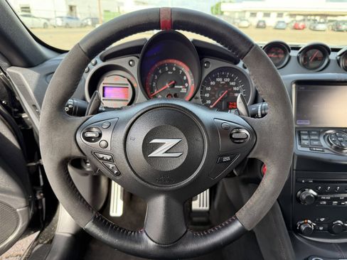 Used 2017 Nissan 370Z NISMO image 23