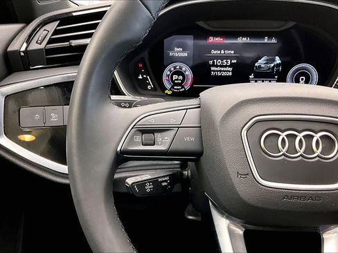Certified 2025 Audi Q3 2.0T Premium Plus w/ Premium Plus Package AWD/4WD image 24