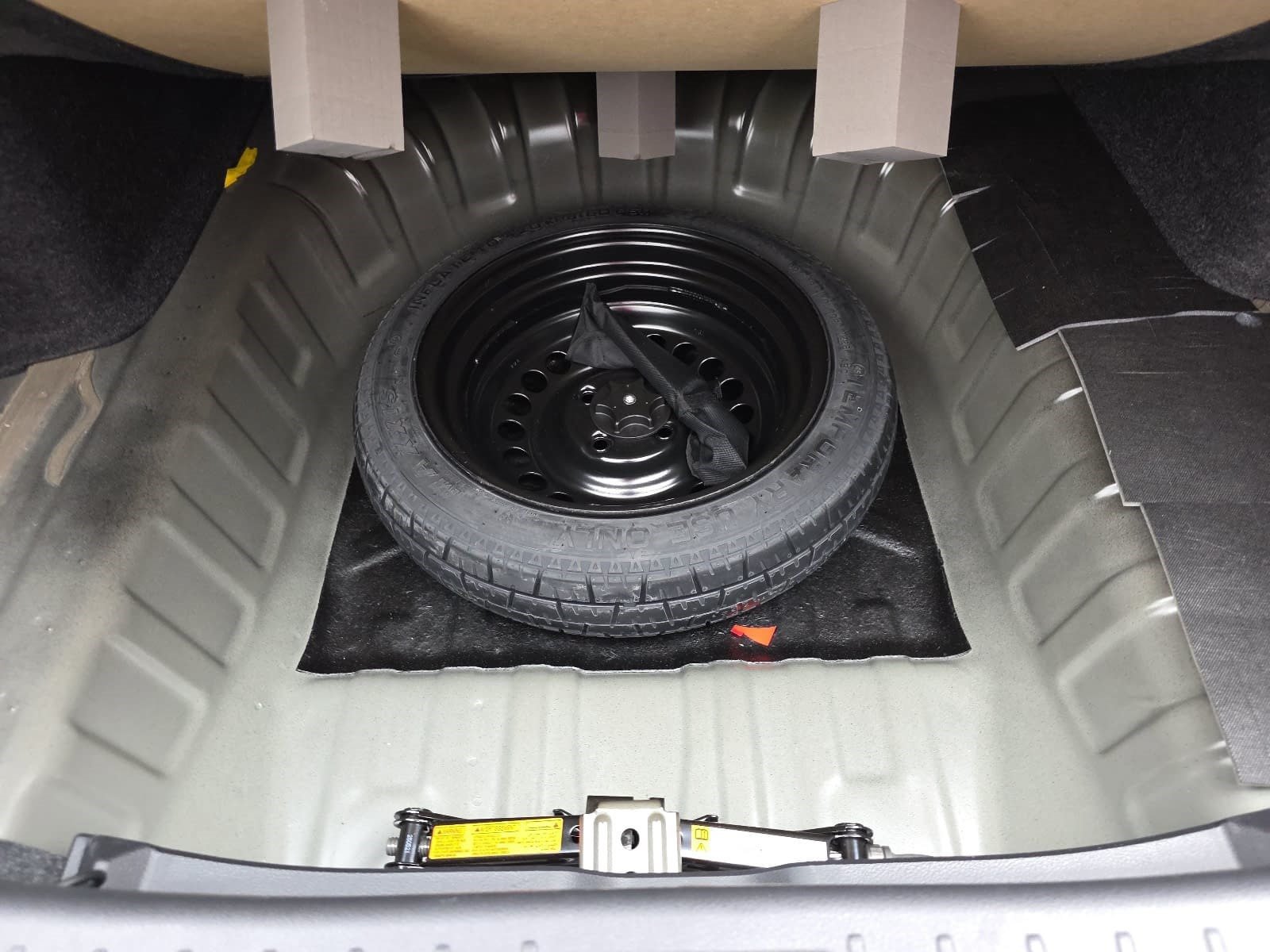 Used 2025 Nissan Versa S w/ Trunk Package FWD image 31