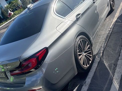 Used 2023 BMW 530i w/ Premium Package image 10