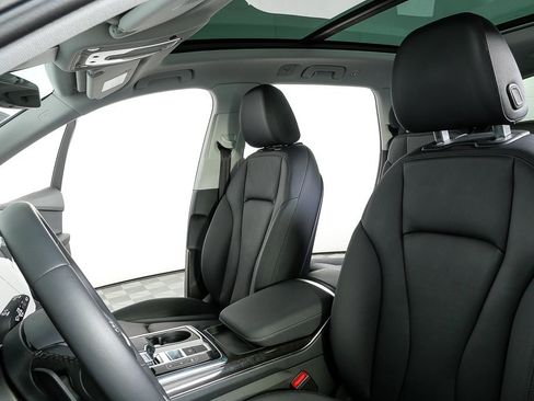 Used 2023 Audi Q7 2.0T Premium w/ Towing Package image 5