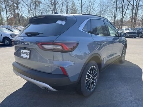 New 2026 Ford Escape SE w/ Class II Trailer Tow Package image 5