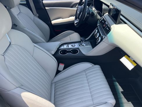 Used 2023 Genesis G70 3.3T w/ Sport Advanced Package RWD image 11