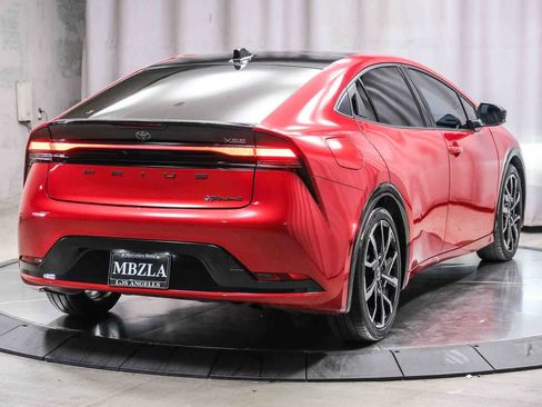 Used 2024 Toyota Prius Prime FWD image 4