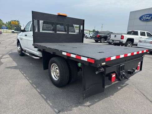 Used 2016 RAM 3500 Tradesman w/ Chrome Appearance Group AWD/4WD image 8