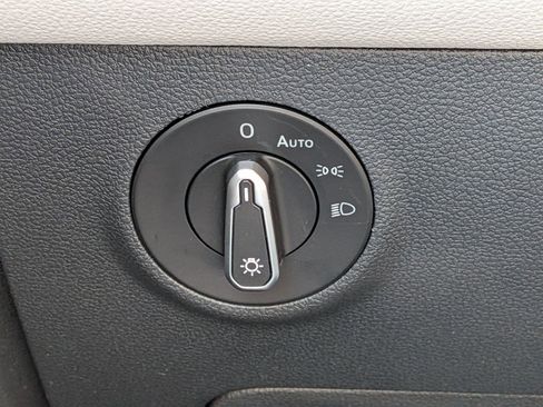 New 2026 Volkswagen Taos SEL image 17