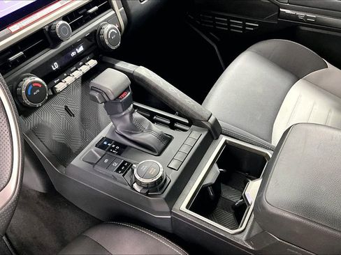 Used 2025 Toyota Tacoma TRD Sport AWD/4WD image 17