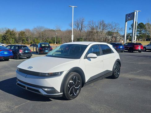 Used 2024 Hyundai Ioniq 5 SEL image 3