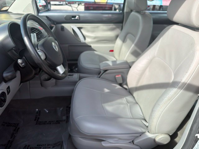 Used 2005 Volkswagen Beetle GLS FWD image 12