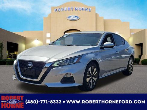 Used 2021 Nissan Altima 2.5 SV FWD image 1