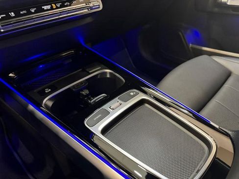 Used 2025 Mercedes-Benz GLB 250 image 15