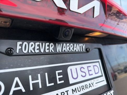 Used 2024 Kia Carnival LX image 6