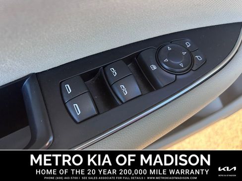 Used 2018 Buick Regal Preferred w/ Sights and Sounds Package image 15