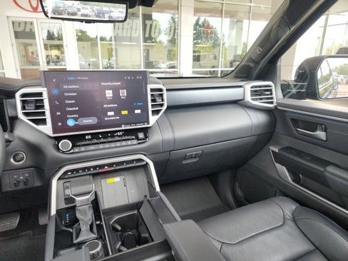 Used 2024 Toyota Tundra Platinum AWD/4WD image 26