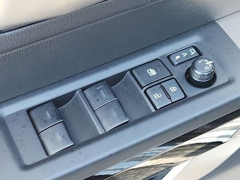 Used 2025 Toyota Tundra Limited image 21