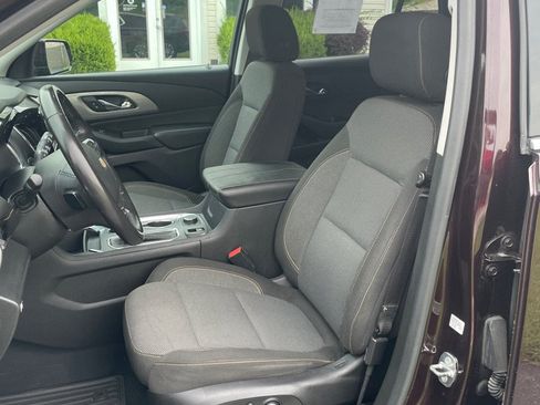 Used 2018 Chevrolet Traverse LT FWD image 15