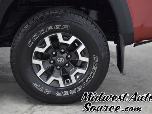 Used 2021 Toyota Tacoma TRD Off-Road w/ Technology Package image 8