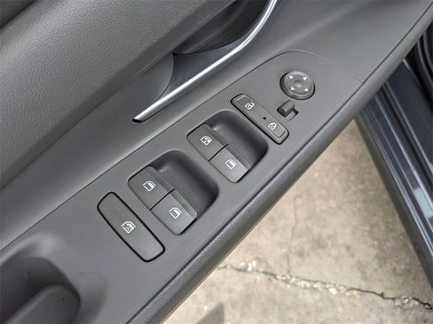 Used 2023 Hyundai Elantra SEL image 20