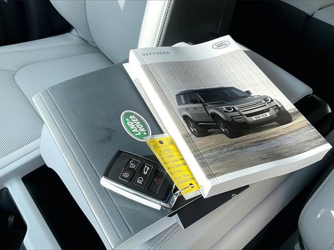 Used 2025 Land Rover Defender 110 S image 35