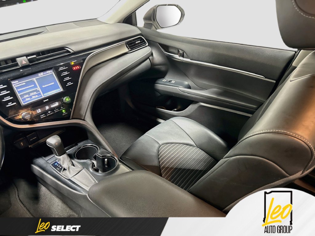 Used 2020 Toyota Camry SE w/ Convenience Package FWD image 24