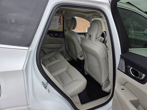 Used 2018 Volvo XC60 T8 Inscription w/ Advanced Package image 23