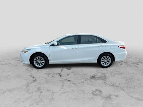Used 2015 Toyota Camry LE FWD image 6