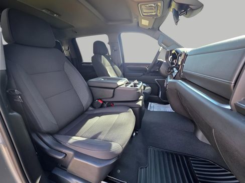 Used 2025 Chevrolet Silverado 3500 LT w/ Convenience Package image 10