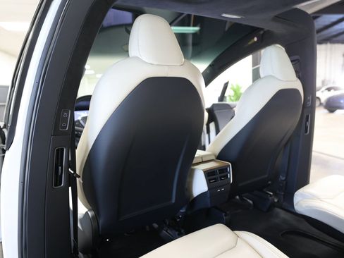 Used 2020 Tesla Model X Long Range image 41