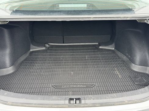 Used 2024 Toyota Corolla LE FWD image 9