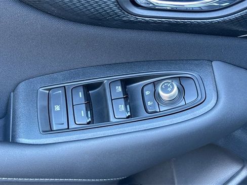 Used 2025 Subaru Outback Premium w/ Popular Package #1A image 12