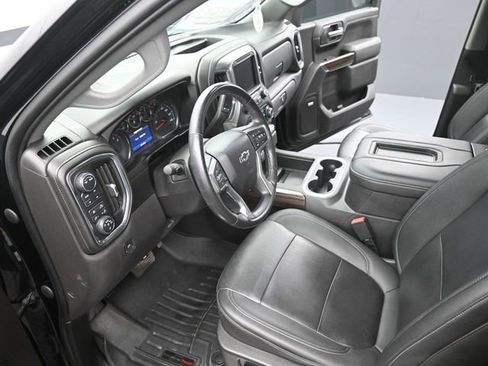 Used 2021 Chevrolet Silverado 1500 LT Trail Boss w/ Convenience Package II image 9