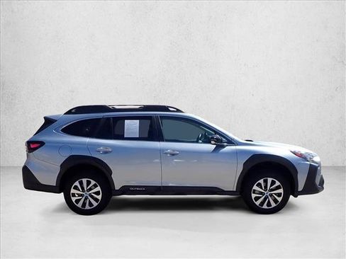 Certified 2025 Subaru Outback Premium AWD/4WD image 5