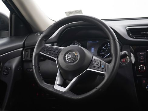 Used 2019 Nissan Rogue SV w/ Premium Package AWD/4WD image 14
