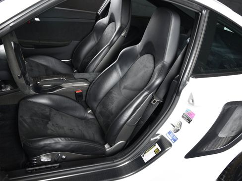 Used 2011 Porsche 911 GT2 RS RWD image 6