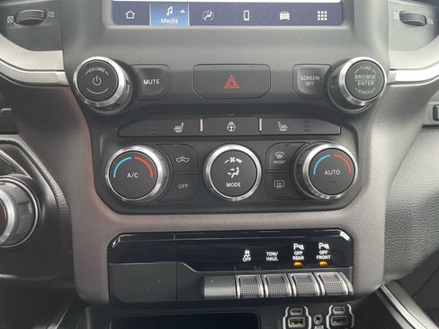 Used 2023 RAM 1500 Big Horn image 30