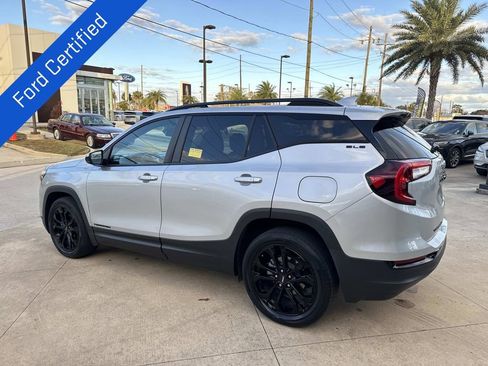 Used 2022 GMC Terrain SLE w/ Elevation Edition image 6