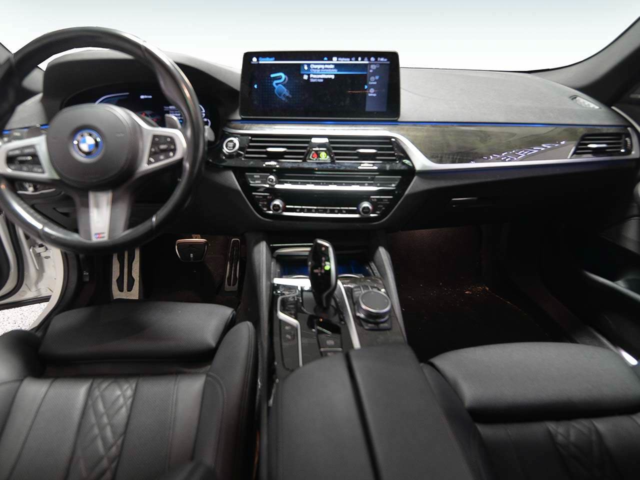 Used 2023 BMW 530e w/ M Sport Package RWD image 13