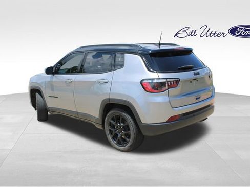 Used 2022 Jeep Compass Latitude w/ Sun and Sound Group FWD image 7
