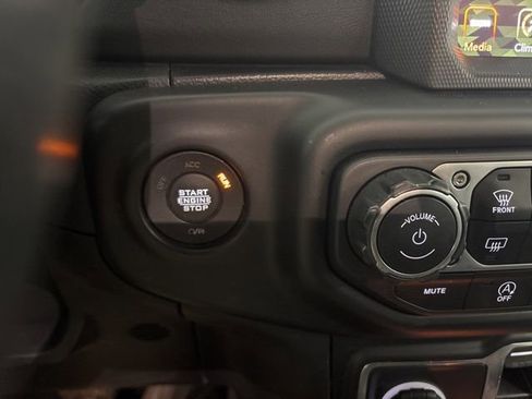 Used 2021 Jeep Wrangler Unlimited Sahara image 31