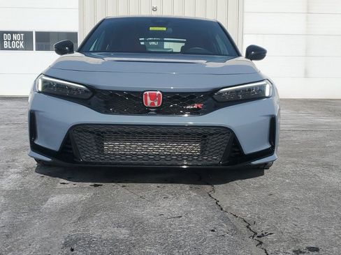 Used 2023 Honda Civic Type R image 2