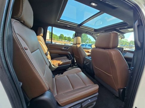 Used 2021 Chevrolet Suburban High Country image 14