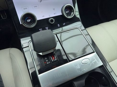 Used 2023 Land Rover Range Rover Velar R-Dynamic S image 33