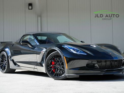 Used 2016 Chevrolet Corvette Z06 w/ 2LZ Preferred Equipment Group image 2