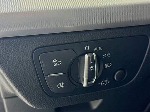 Used 2024 Audi Q5 2.0T Premium image 11