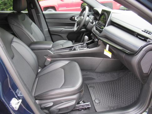 New 2026 Jeep Compass Latitude AWD/4WD image 10